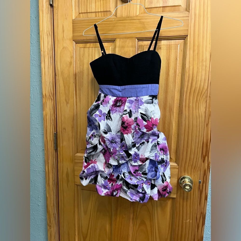 IZ Byer dress floral, purple, and black zip up size 7 dress